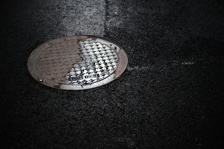 Sewer line manhole cover for sewer cleaning service in Torrance