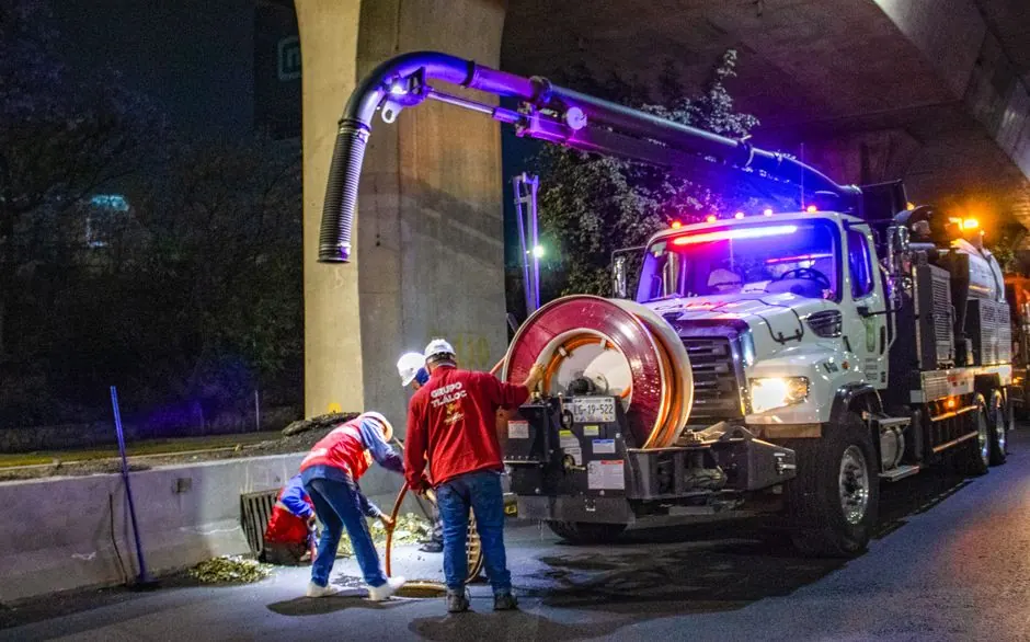 24/7 emergency drain cleaning crew responding in Torrance